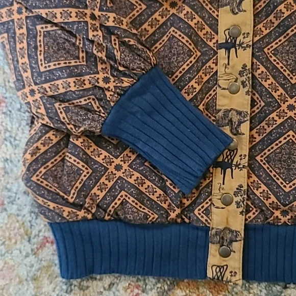 Kate Quinn Button Up light jacket - Picture 4 of 9